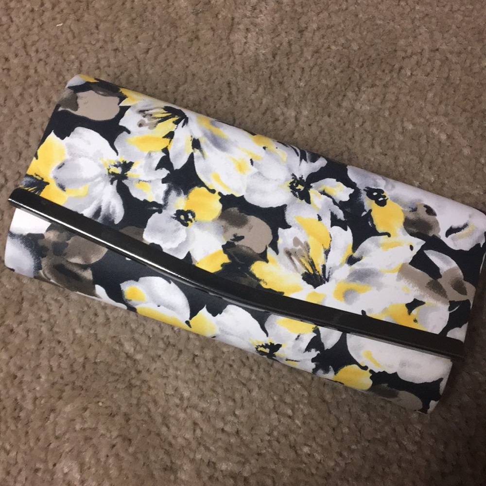 RSVP Floral Clutch